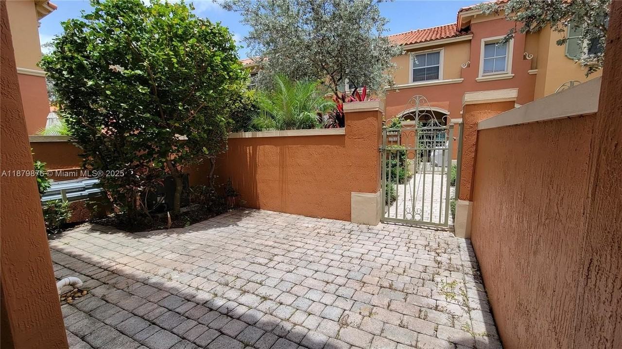 5010 S Harbor Isles Dr #2408 - Photo 3 of 24