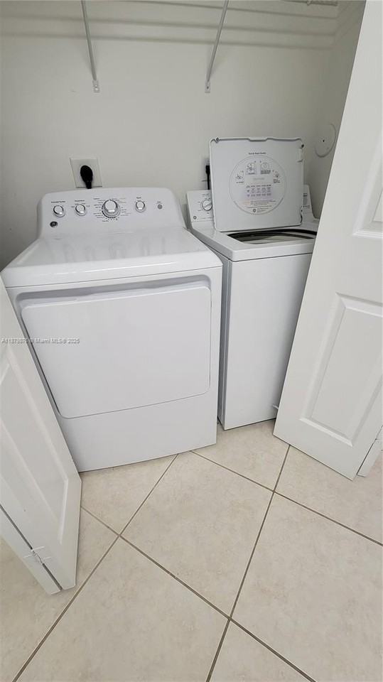 5010 S Harbor Isles Dr #2408 - Photo 7 of 24