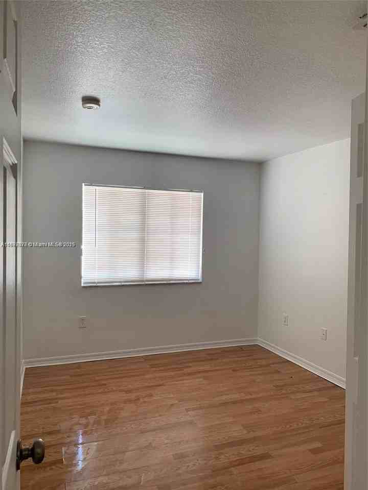 26232 Sw 135th Pl #0 - Photo 2 of 9