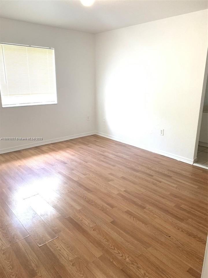 26232 Sw 135th Pl #0 - Photo 6 of 9