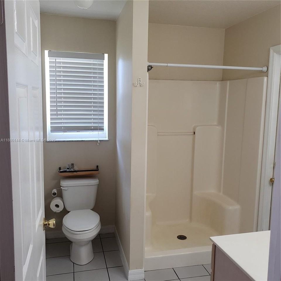 8330 Se Sweetbay Dr #8330 - Photo 6 of 28