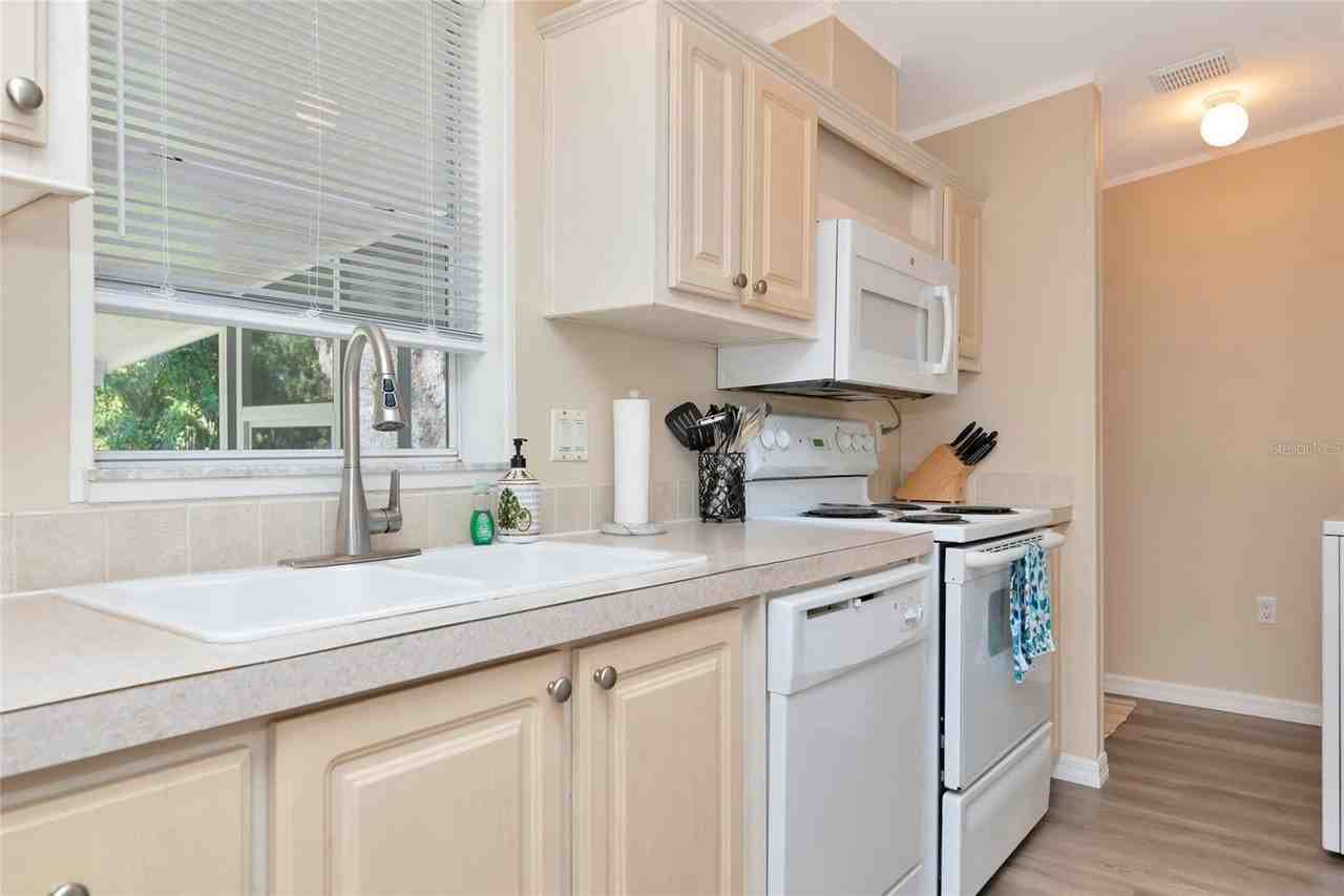 3308 Anastasia Place - Photo 6 of 37