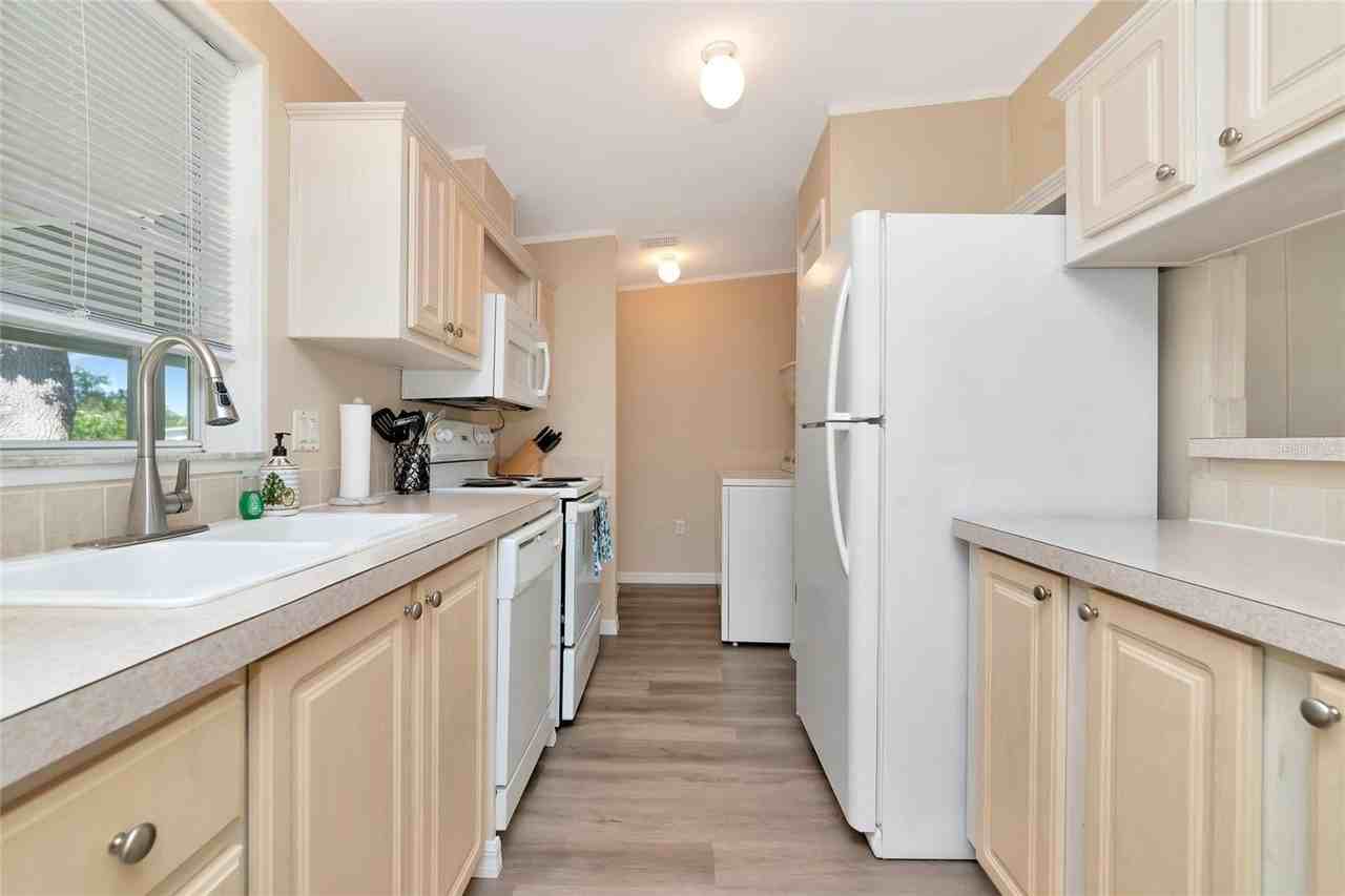 3308 Anastasia Place - Photo 7 of 37