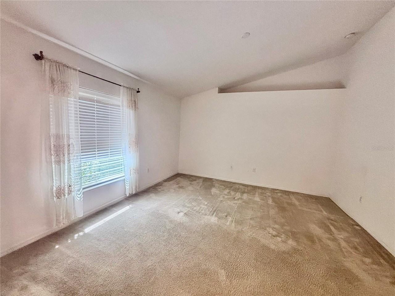 6925 Hemlock Rd - Photo 2 of 15