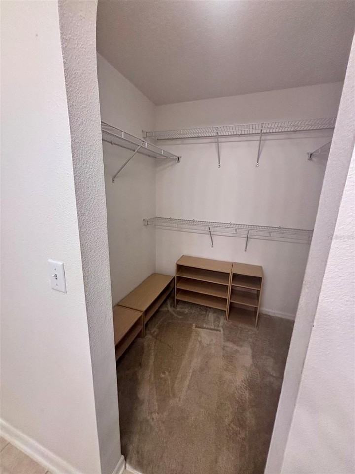 6925 Hemlock Rd - Photo 4 of 15