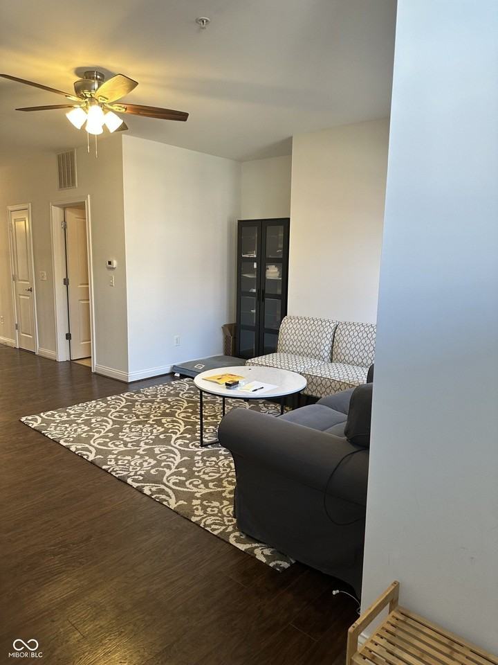 543 N Park Ave #543 - Photo 5 of 39