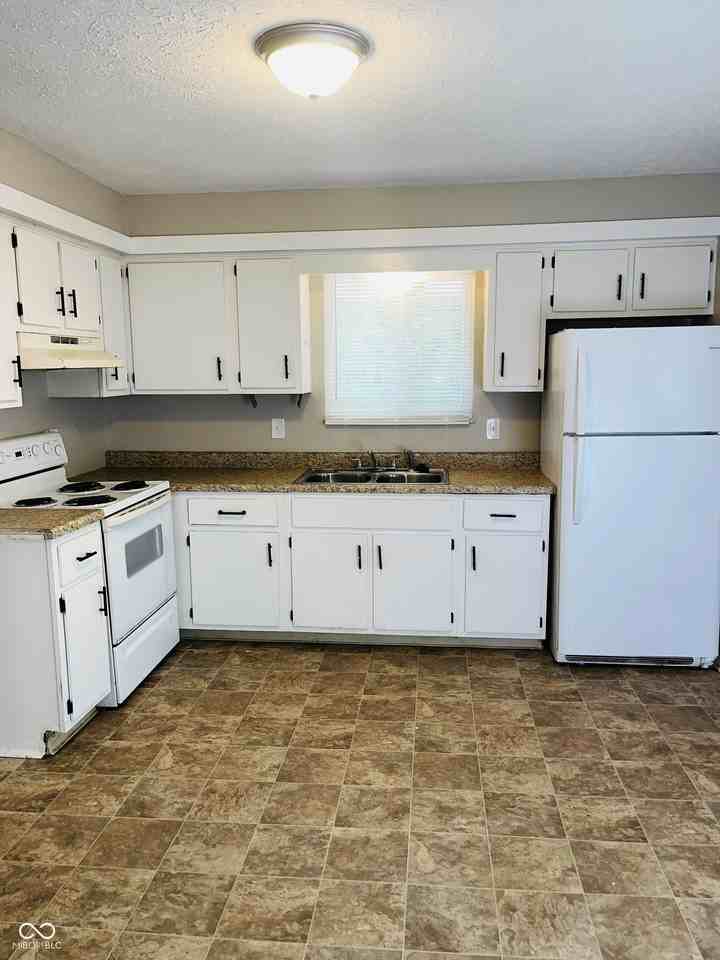 1258 N Ridgeview Dr - Photo 6 of 11