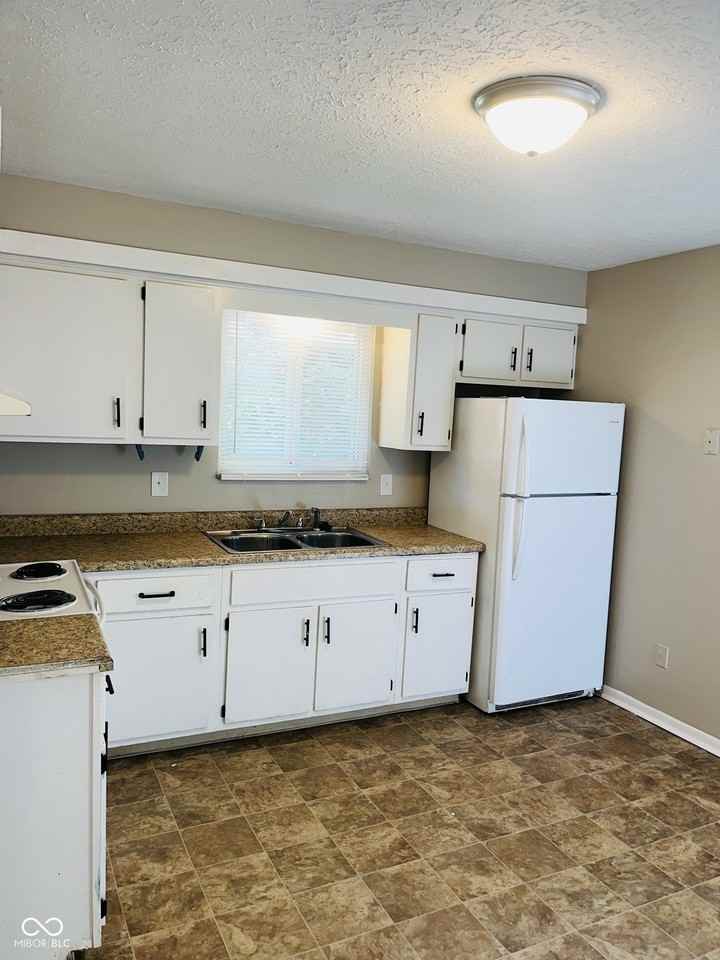 1258 N Ridgeview Dr - Photo 7 of 11