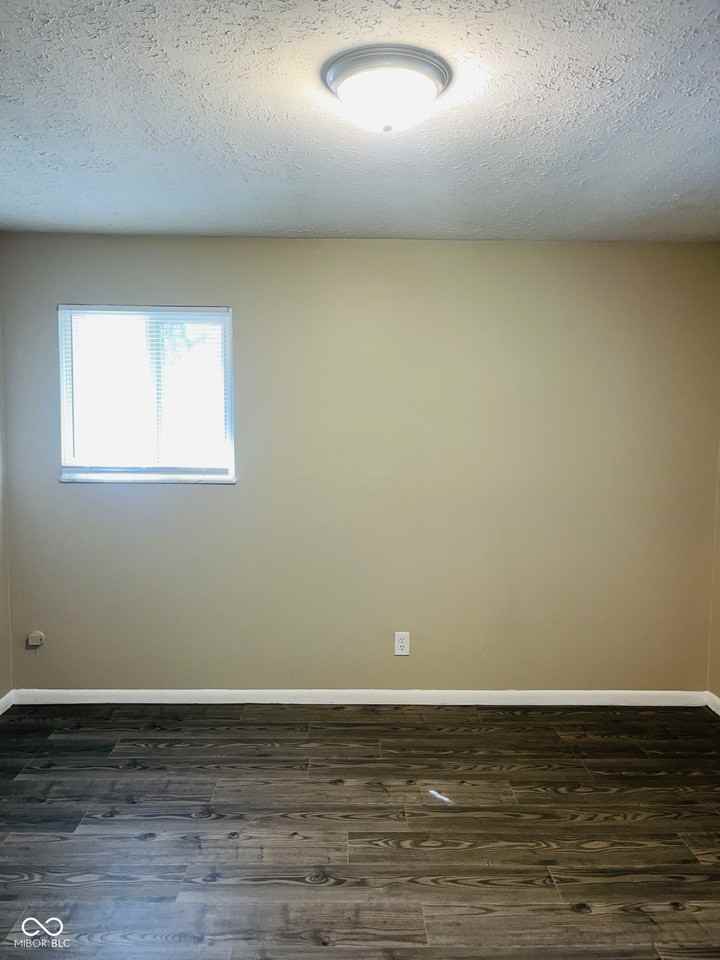 1258 N Ridgeview Dr - Photo 7 of 10