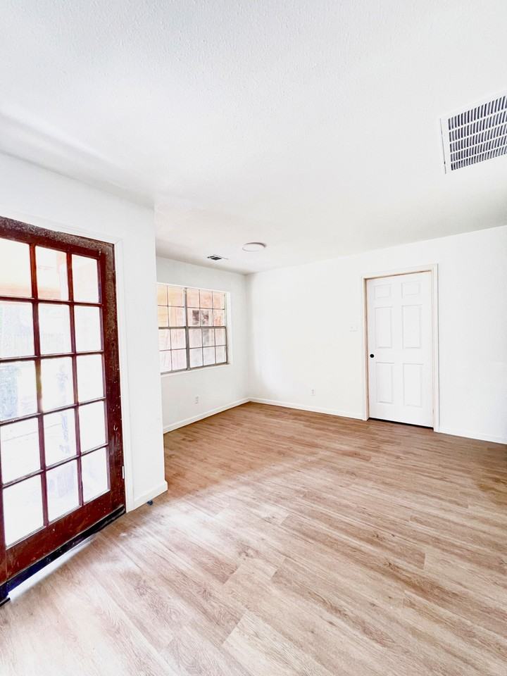Tigris Ln - Photo 7 of 14