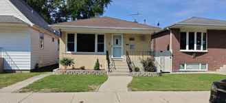 10842 S Sacramento Ave - Photo 1 of 1