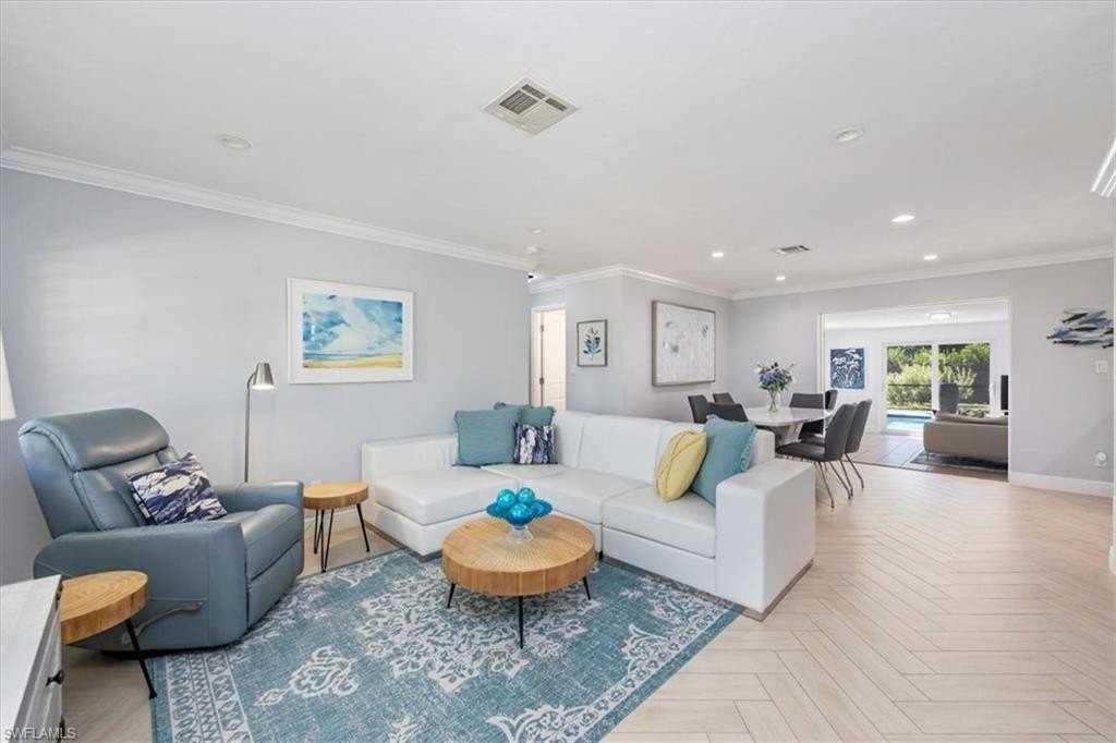 1236 13th Ave N - Photo 6 of 26