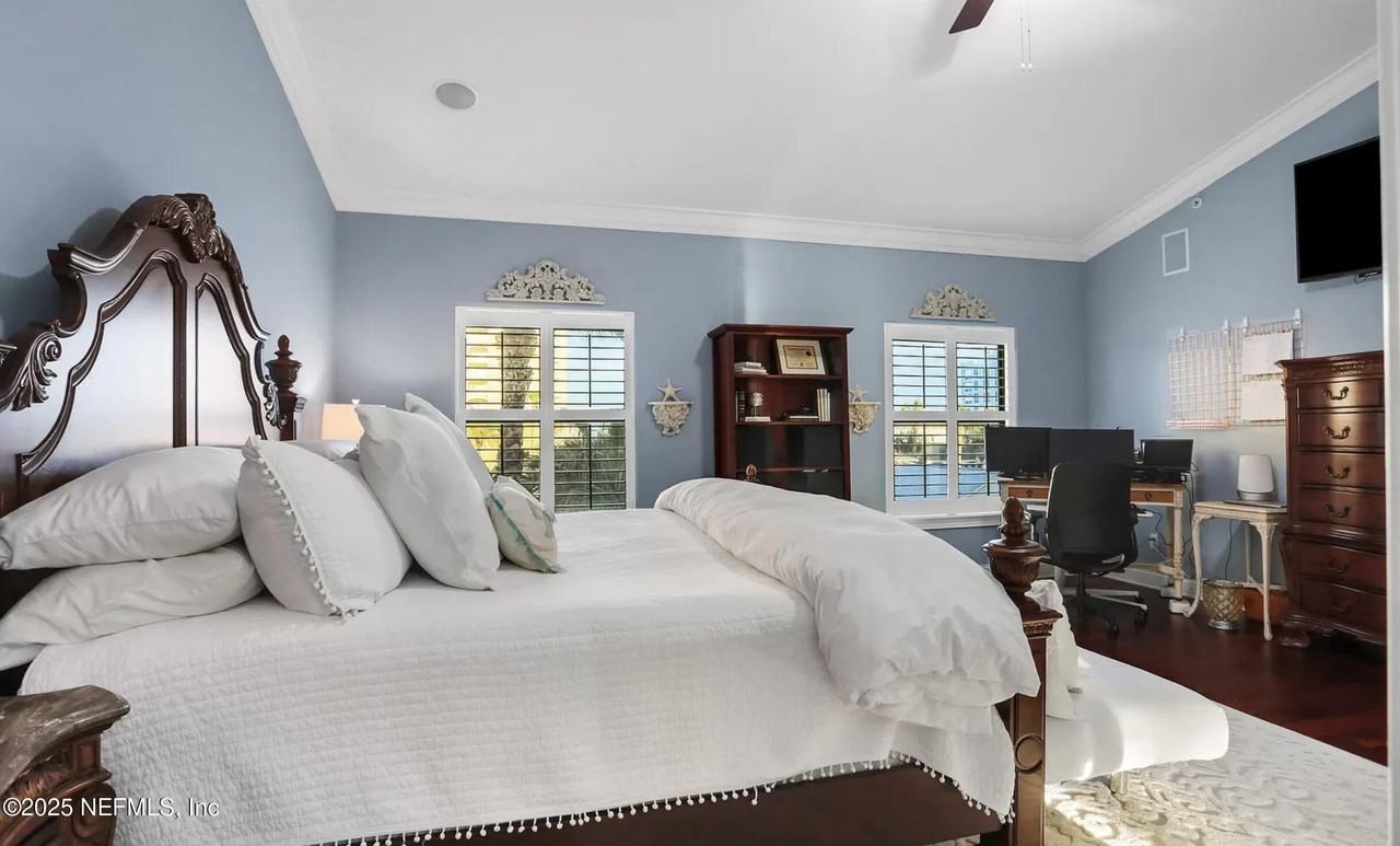 905 2nd St N #C - Photo 5 of 33