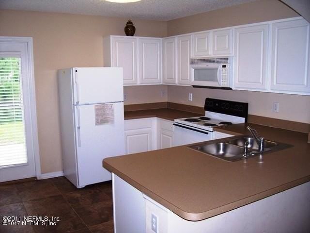 616 Briar Way Lane - Photo 2 of 6