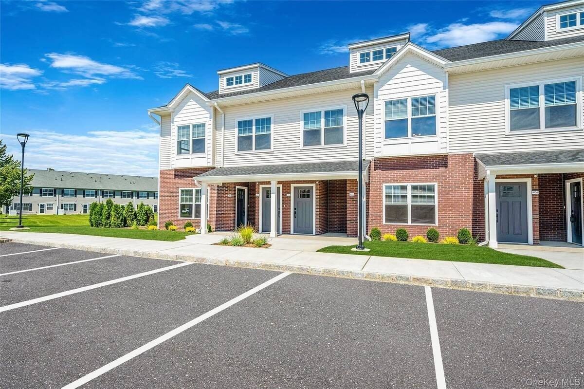 103 Dover St - Photo 5 of 46