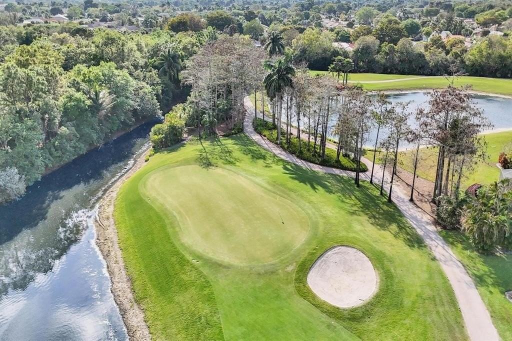 21464 Bridge View Dr - Photo 4 of 43