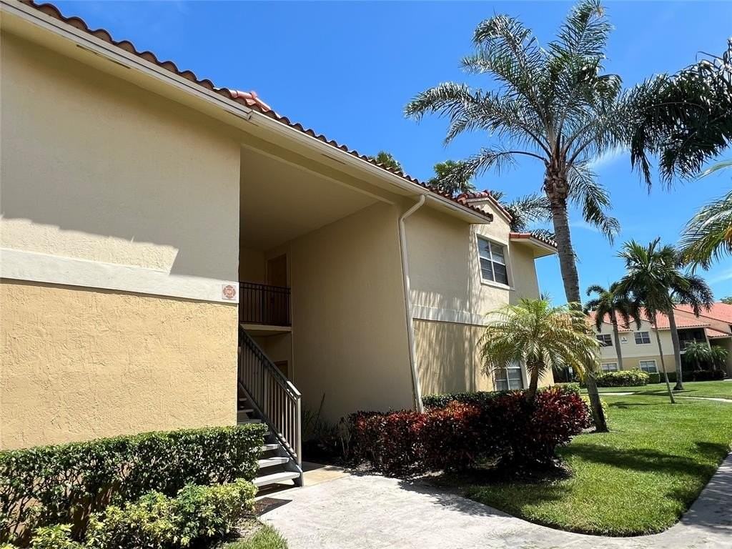 1241 Sw 46th Ave #1008 - Photo 2 of 23