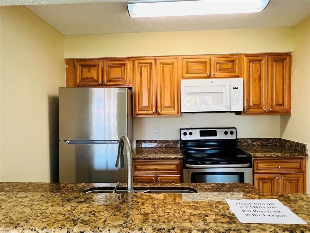 1241 Sw 46th Ave #1008 - Photo 4 of 23