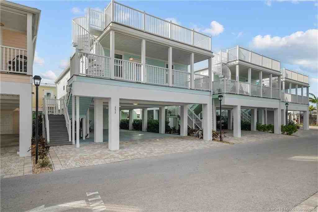 257 Ne Coastal Dr - Photo 3 of 37