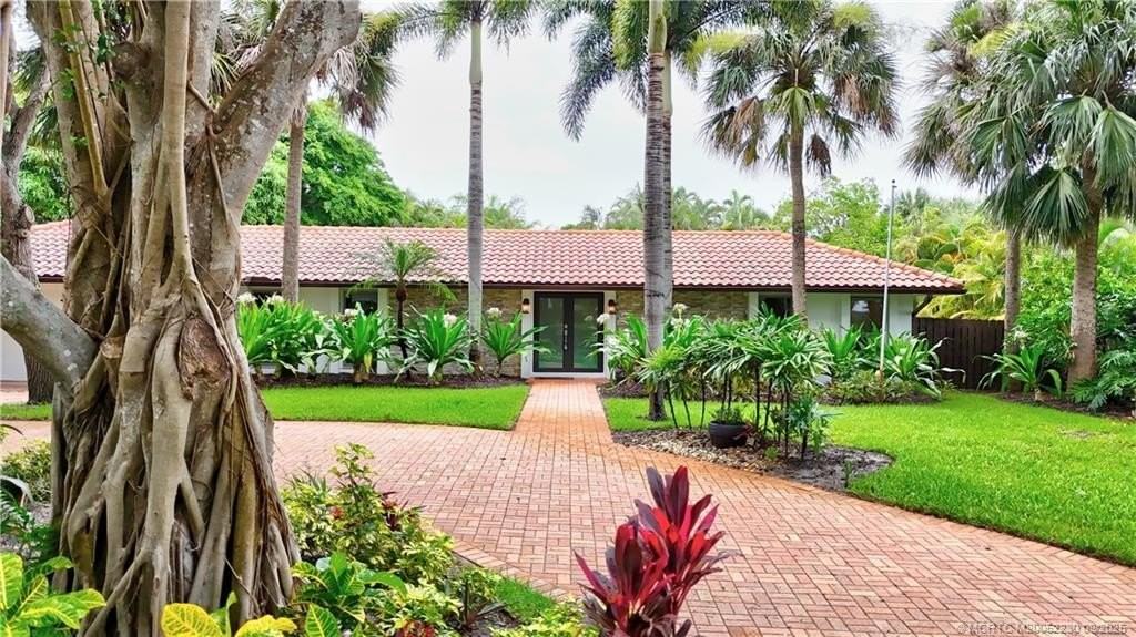 4 Copaire Dr - Photo 4 of 50