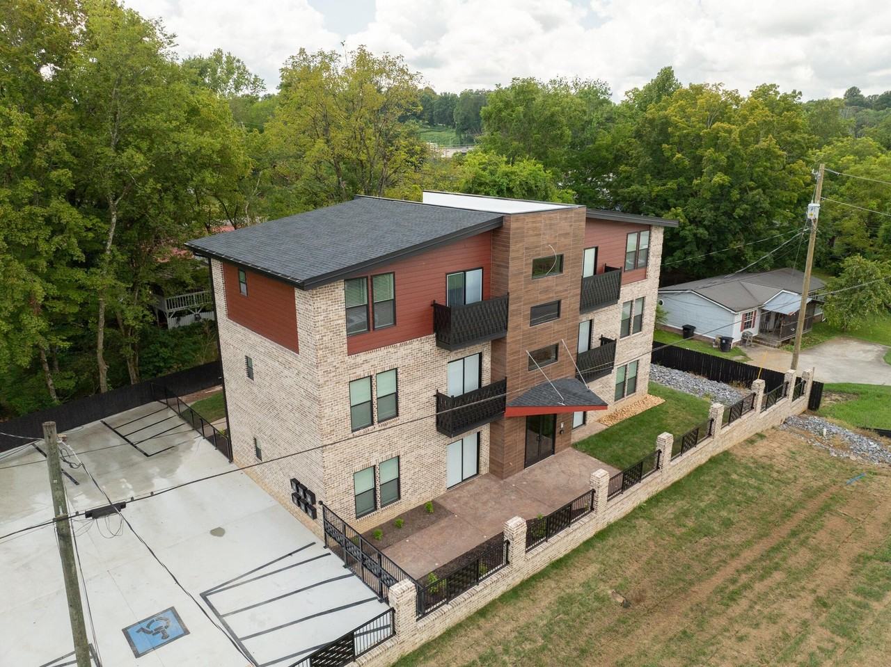 123 Englewood Rd New - Photo 2 of 50