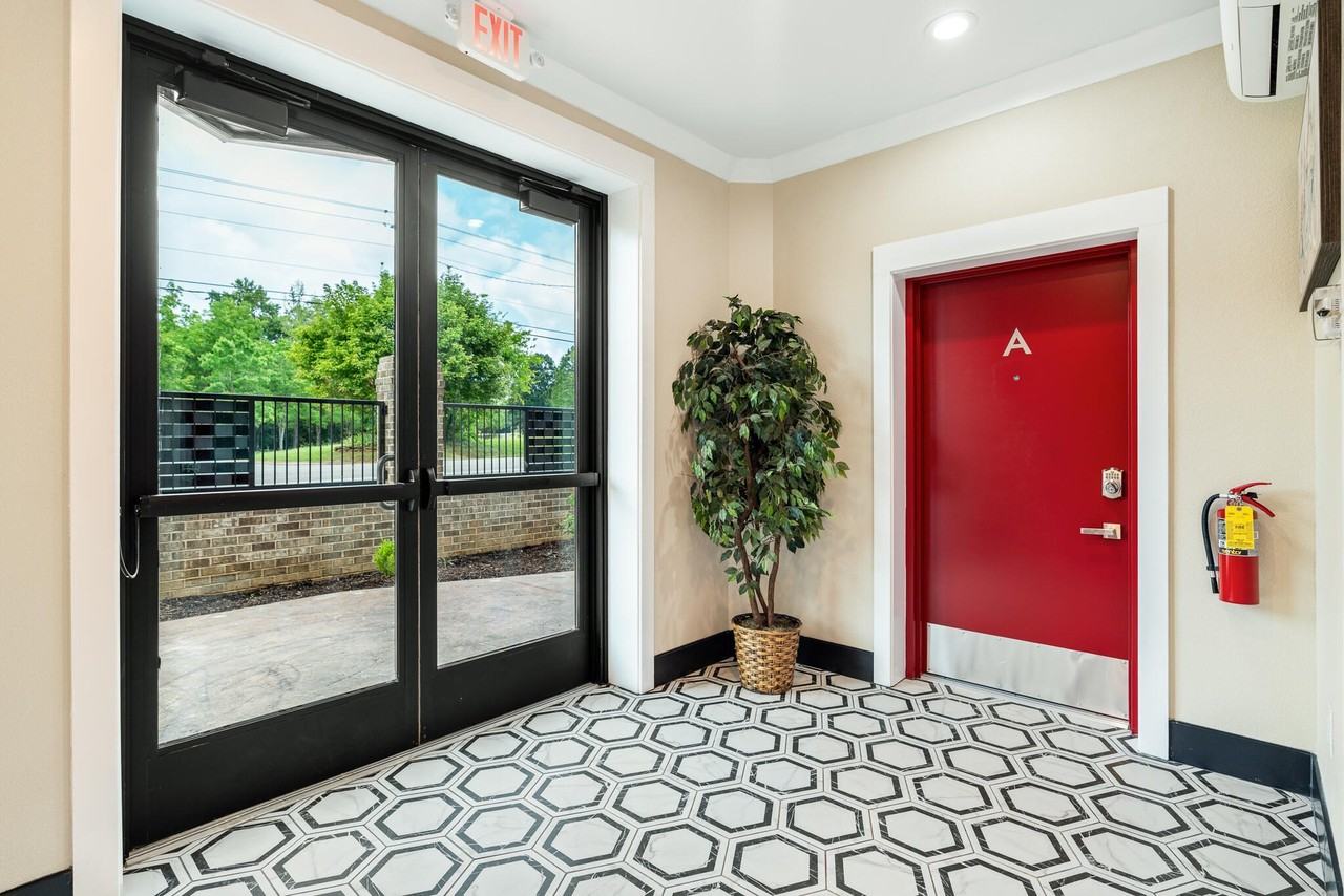 123 Englewood Rd New - Photo 6 of 50