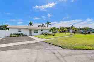 1210 Sw 10th Ter - Photo 1 of 1