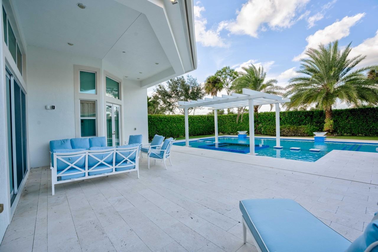 131 Carmela Ct - Photo 4 of 50