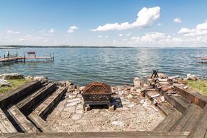 featured image of 5030 Lake Mendota Dr