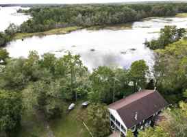 featured image of 908 Morris Ln