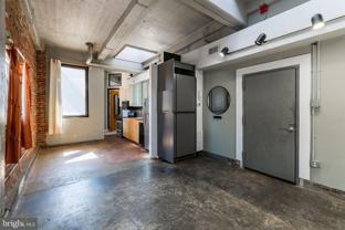 144 W Laurel St #302 - Photo 1 of 1