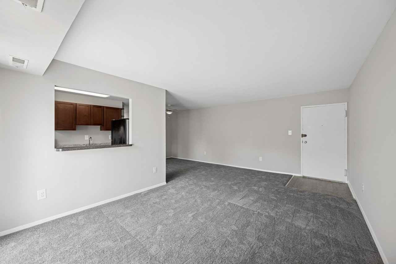 Glen Willow Apartments - Photo 4 of 34