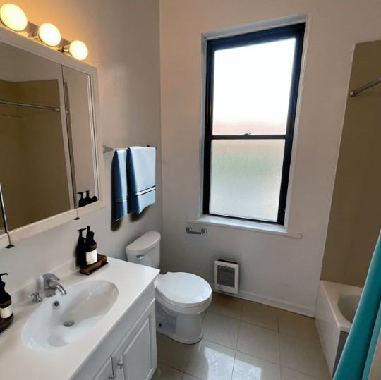 W Buena Ave & N Sheridan Rd - Photo 3 of 10