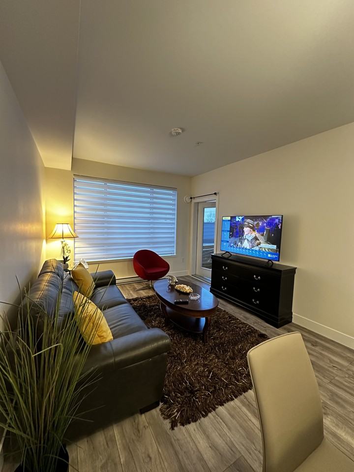 2038 Suffolk Avenue - Photo 2 of 9