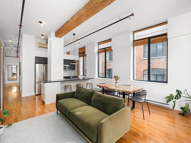 1015 Rue William - Photo 3 of 14