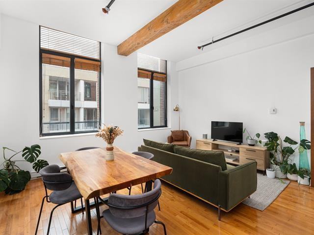 1015 Rue William - Photo 2 of 14