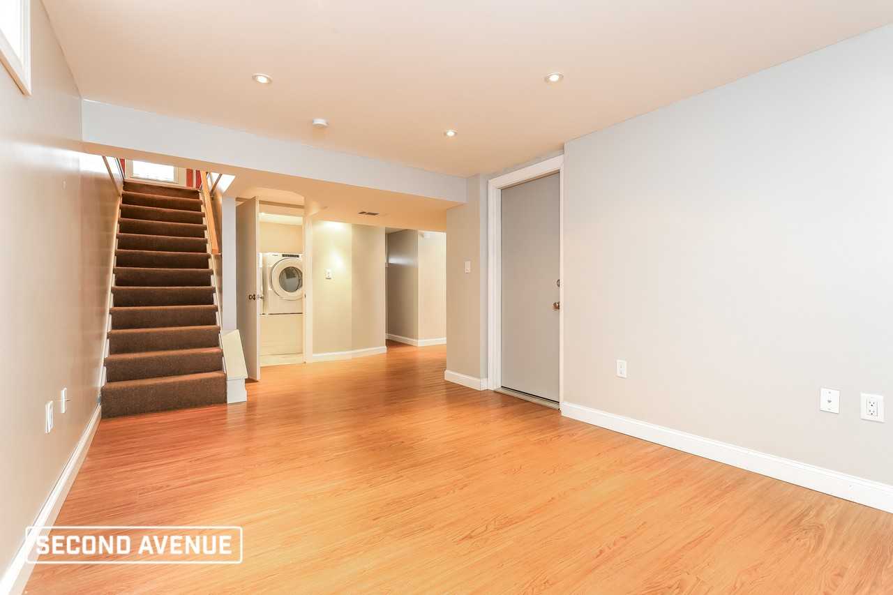 2427 Front St - Photo 3 of 12