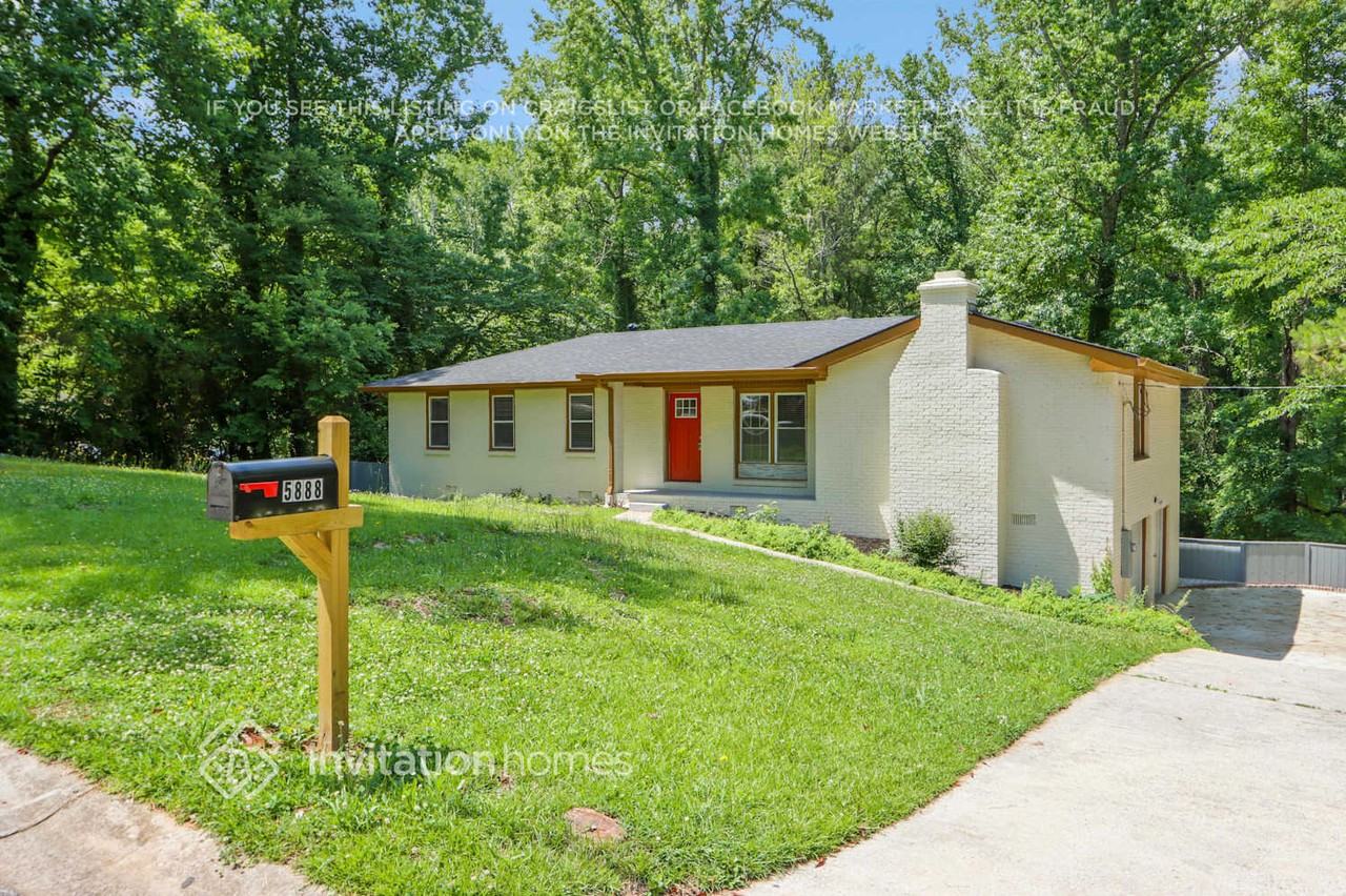 5888 Simone Dr - Photo 3 of 28