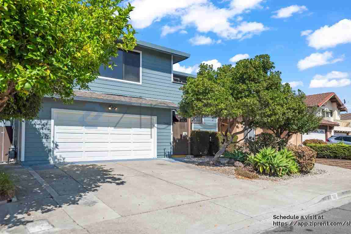 740 Hollyhock Dr - Photo 2 of 44