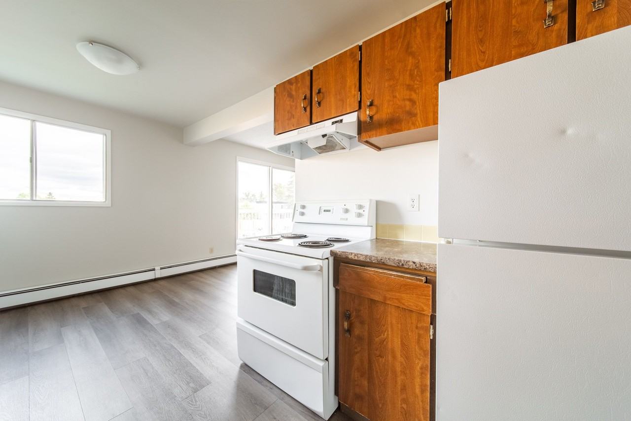 11420 34 Street Northwest - Photo 3 of 11