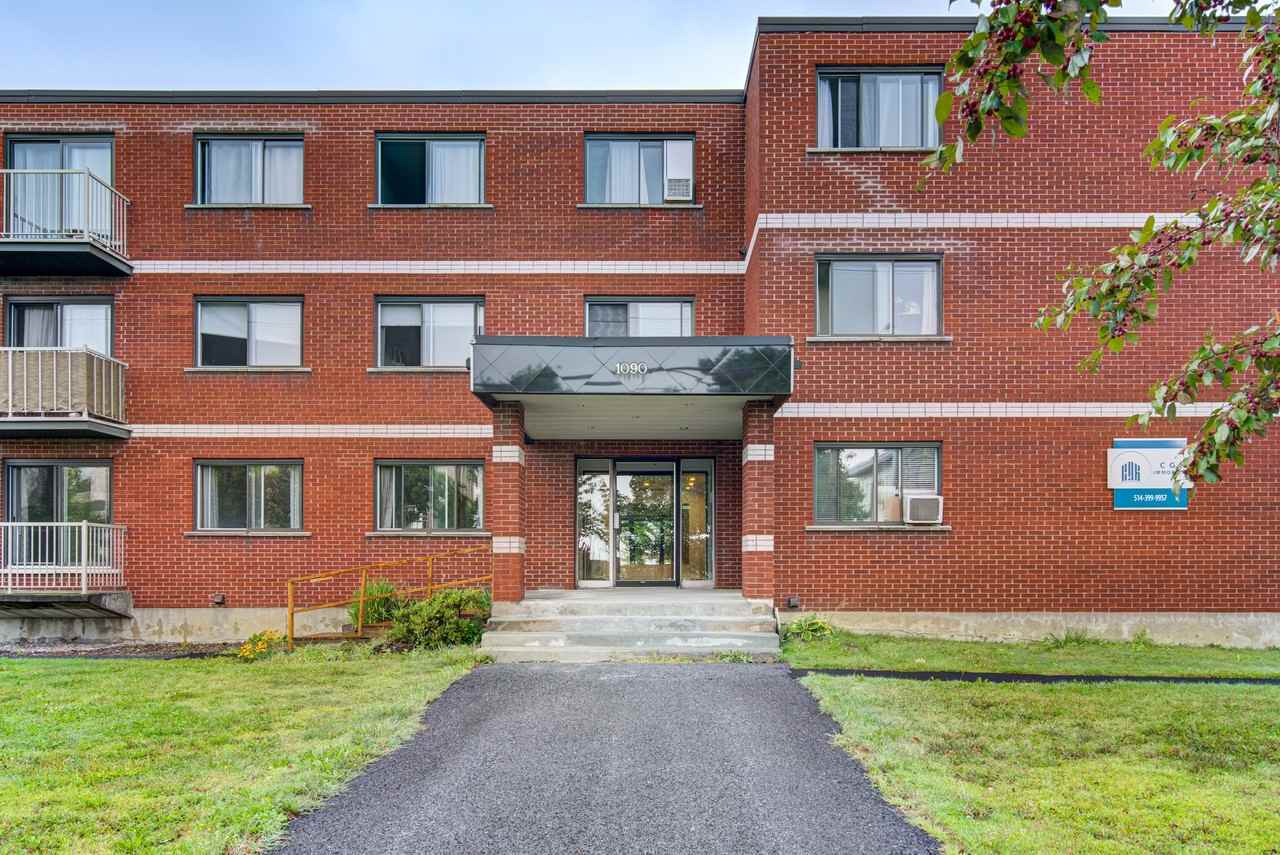 1080-1100 Boulevard de Montarville - Photo 3 of 7