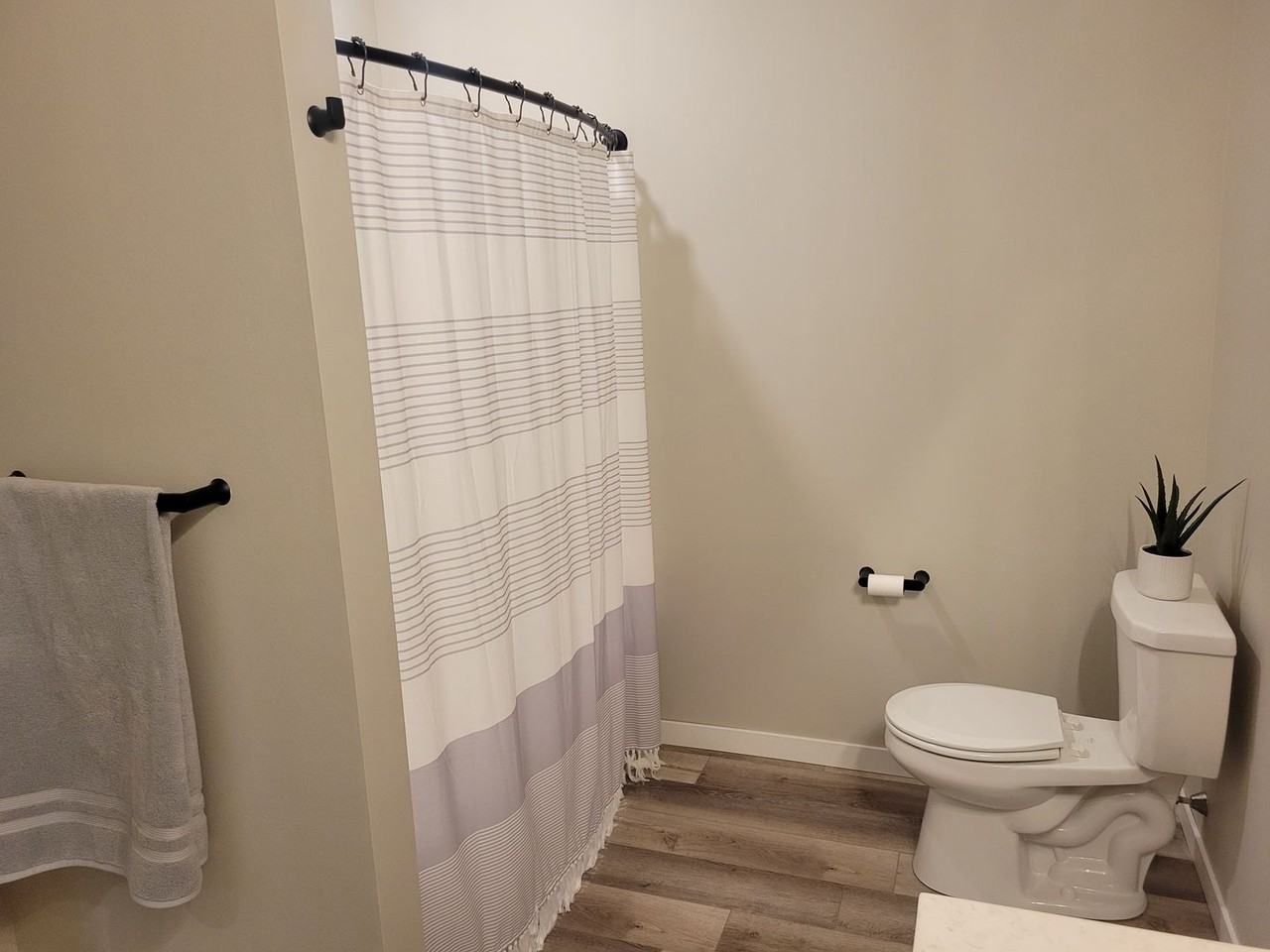 1958 11th Ave E - Photo 7 of 23