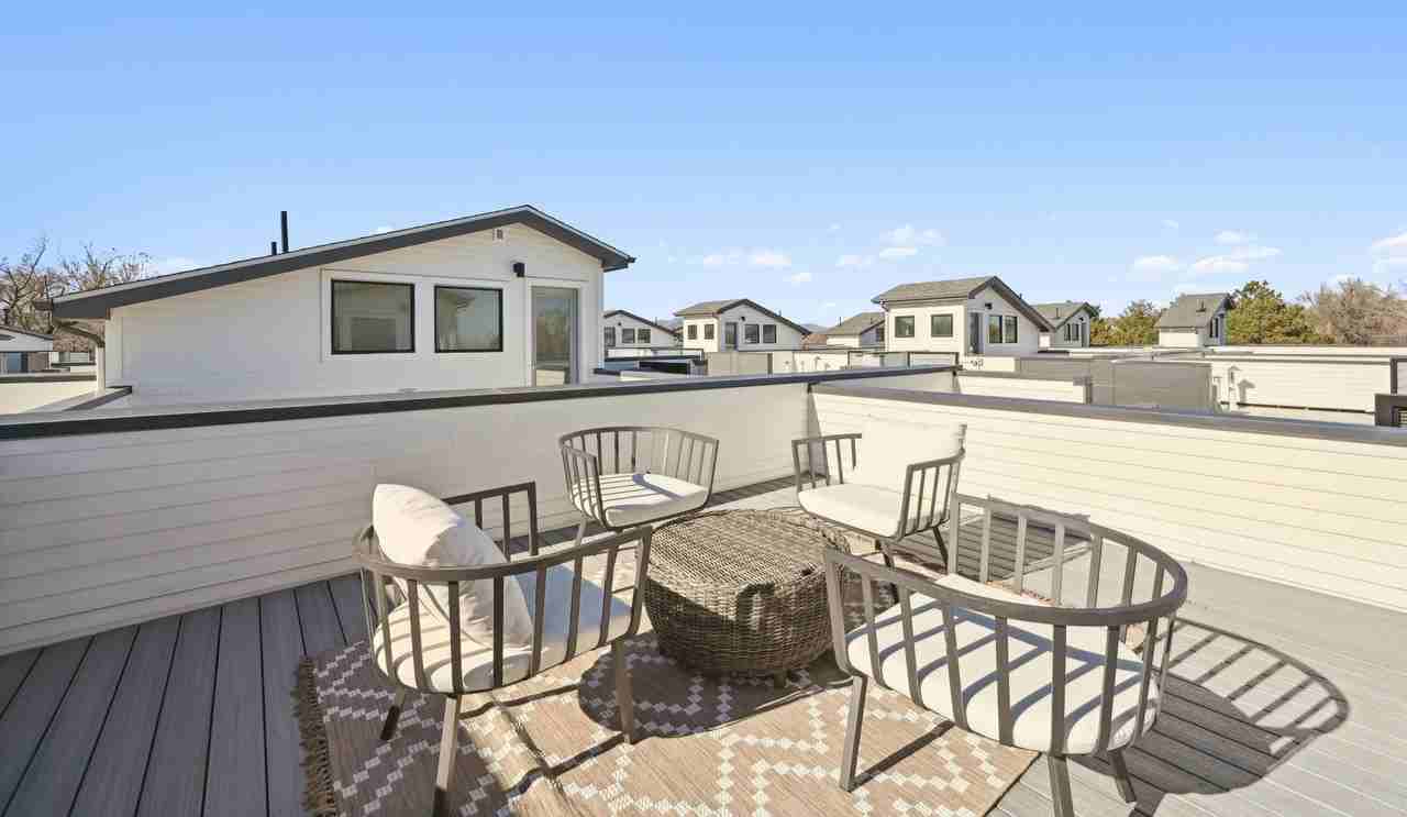 Central Park Townhomes - Photo 7 of 50