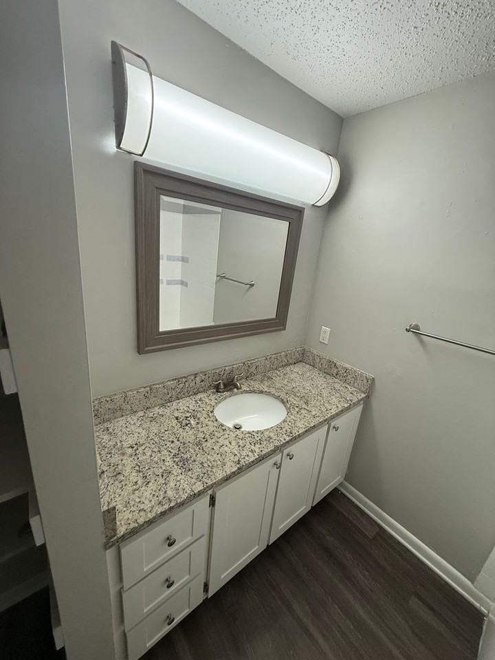 2010 E 148th Ave - Photo 5 of 11