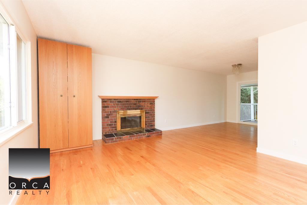 4897 205a St - Photo 2 of 24