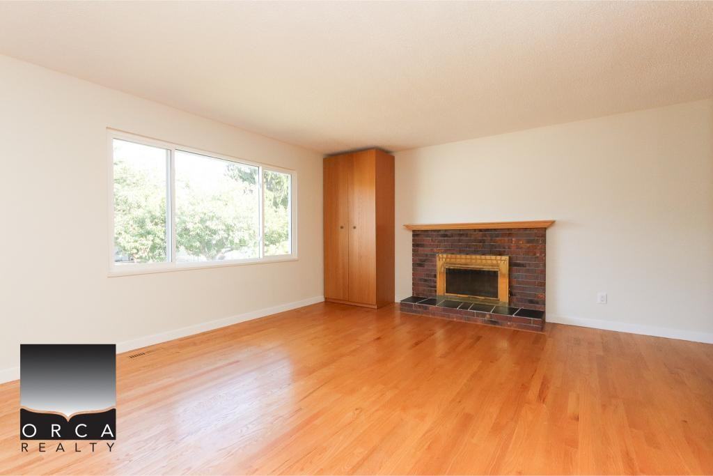 4897 205a St - Photo 3 of 24