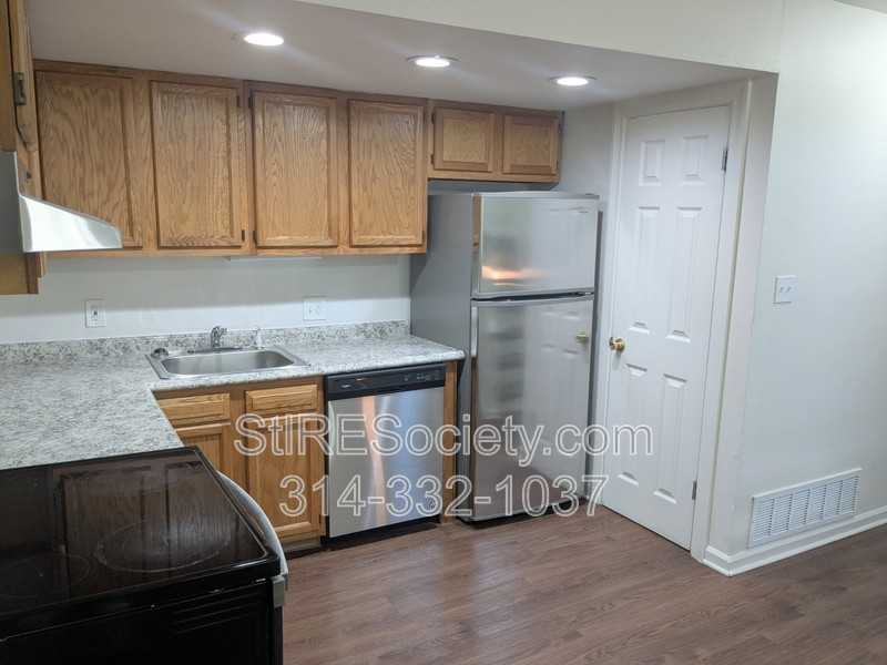 2731 Allen Ave - Photo 2 of 14