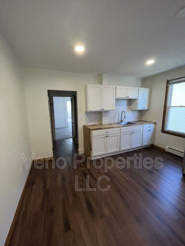 783 4th Ave #1 - Photo 3 of 19