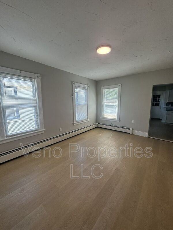 129 North 3rd Avenue #2 - Photo 6 of 23