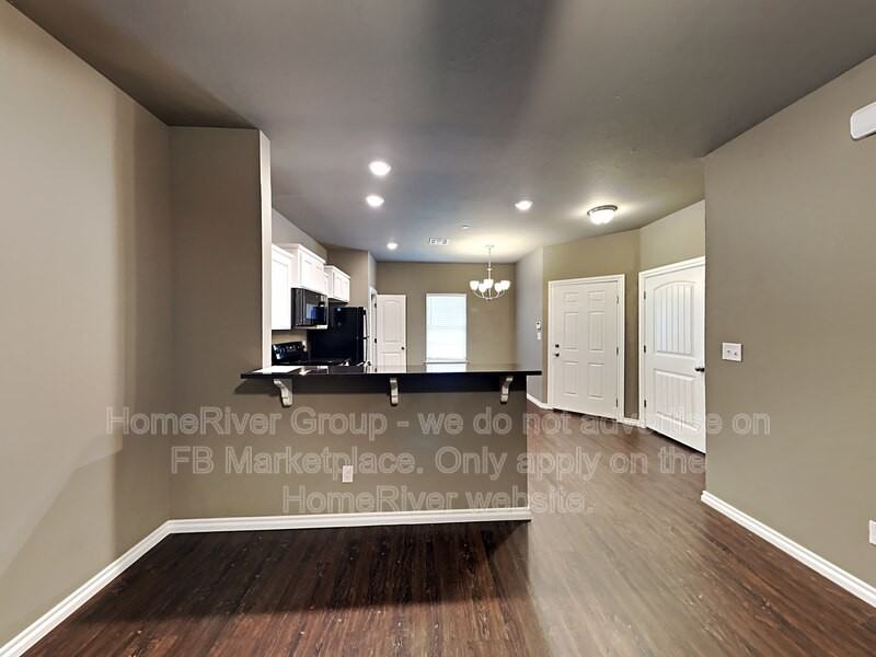 912 Southwest 91st Street - Photo 4 of 21